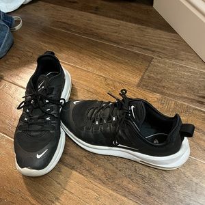 Womens Nike Air Max Tennis Shoes